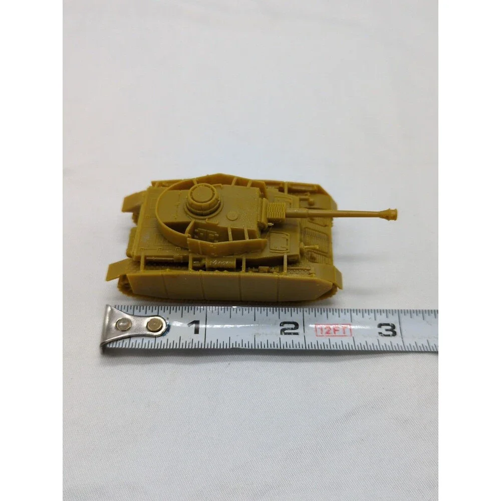 1/100 Scale German Panzer IV Ausf. Resin Military Tank Vehicle Miniature 2 1/2